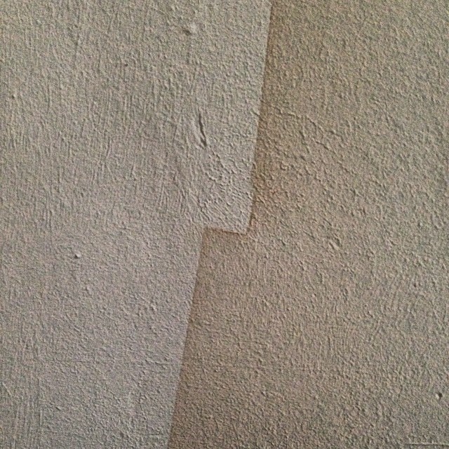 Steenstof op muur ~ onbekende meester